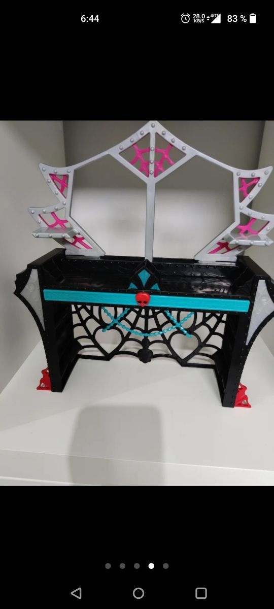 Oferta. Tocador, una silla y biombo, MonsterHight