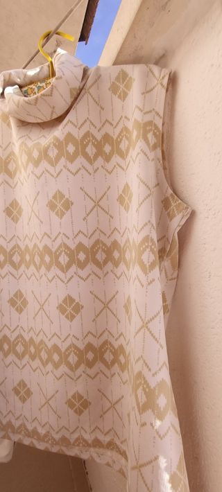 Top, camiseta sin manga cuello alto