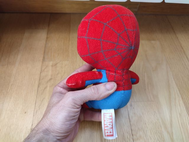 Peluche spiderman