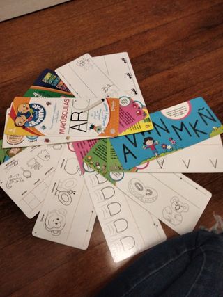 Libro para practicar letras mayúsculas