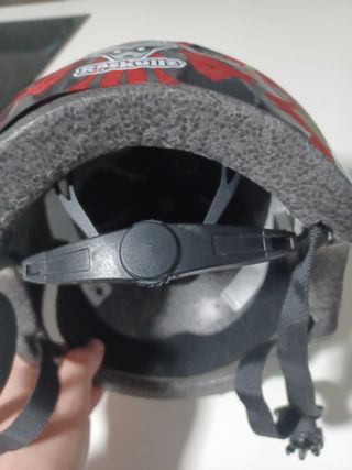 Casco dinosaurio  niño bici