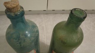 Lote 2 antiguas botellas lejía El Blanquito