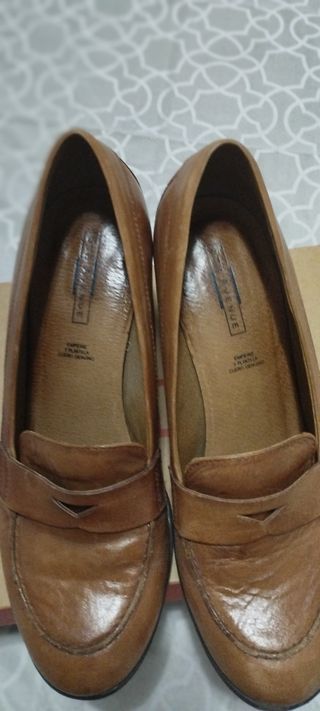 Zapato tacón 6cm tipo mocasin en marron