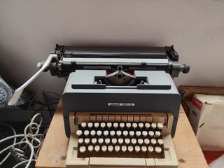 Maquina Olivetti linea 98