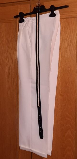 Traje de comunión en perfecto estado