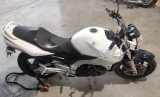 Suzuki GSR 600