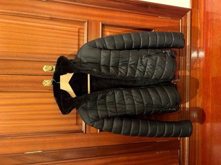 Abrigo reversible pelo y acolchado