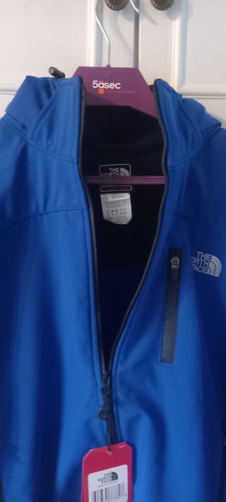Chaqueta Nueva North Face azul