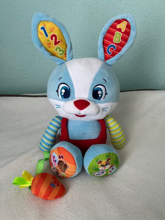 Valentín, el conejo parlanchín