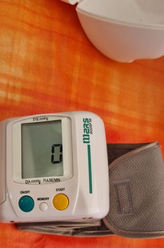 Misuratore pressione da polso Wars