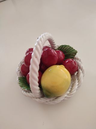 Cesta decorativa vintage de frutas