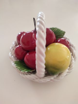Cesta decorativa vintage de frutas