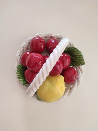 Cesta decorativa vintage de frutas
