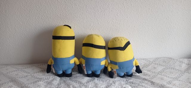 LOTE PELUCHES LOS MINIOS