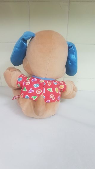 Mochila con un osito futbolero.