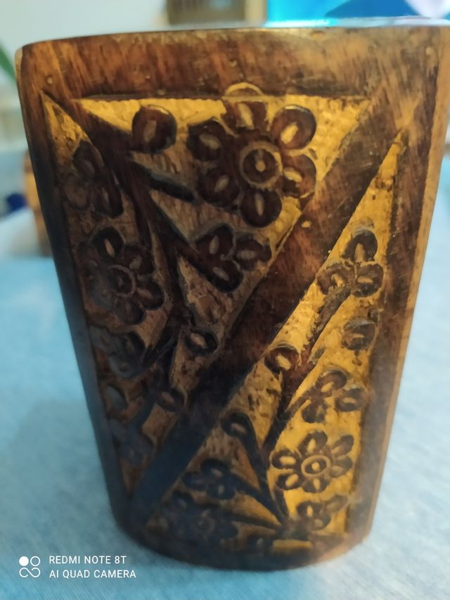 Caja de madera hecha a mano