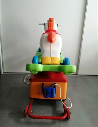 Caballo antiguo FEBER que funciona a monedas