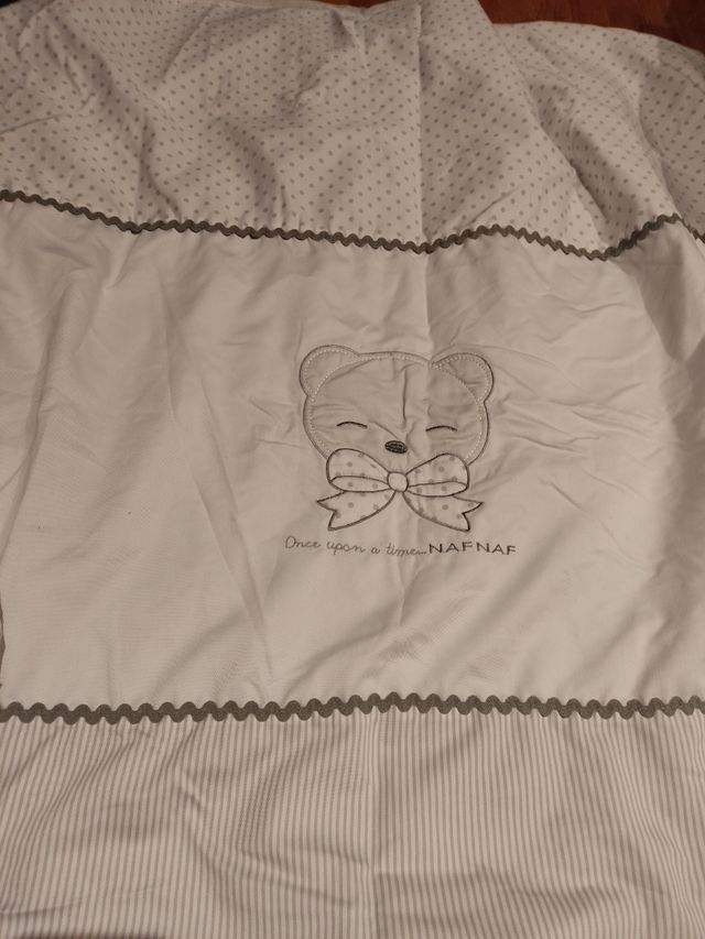 Conjunto cuna naf naf y organizador de cuna