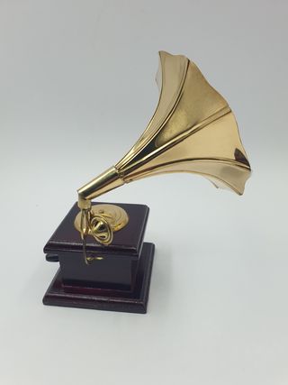 Figura di grammofono in stile retrò