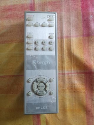 Subwofer y altavoces BRECH. Con su mando original.