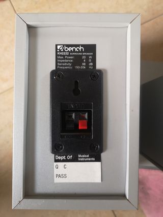 Subwofer y altavoces BRECH. Con su mando original.