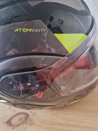 Casco de moto MT Atom w17