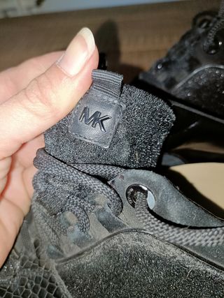 Bambas negras brillantes Michael Kors