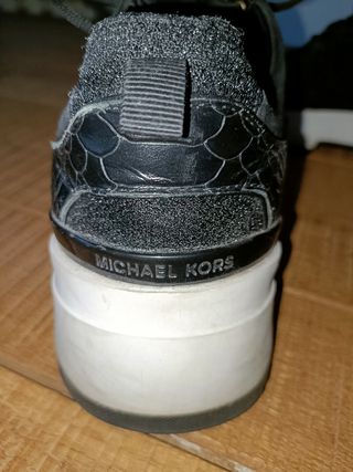 Bambas negras brillantes Michael Kors
