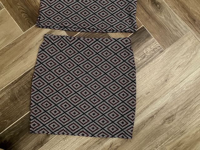 completo gonna maglietta taglia S motivo etnico