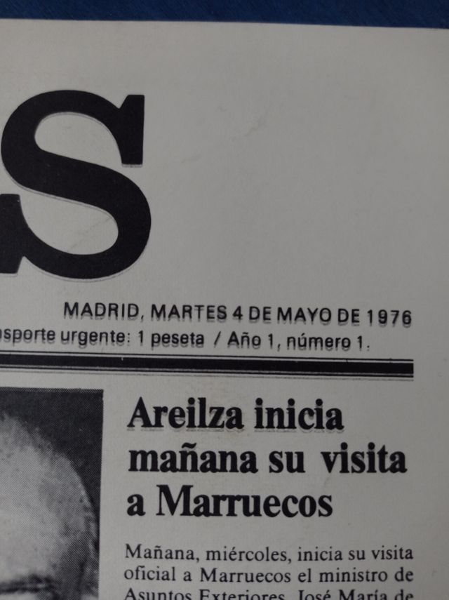 Primera portada de El País