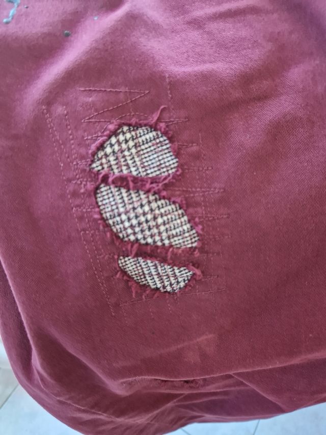 Pantalone con toppe eleganti