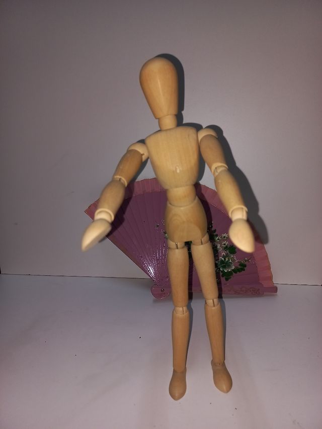 Modelo maniquí madera para dibujo
