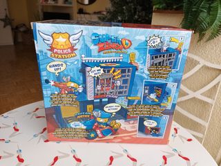 Comisaría de policía superzings