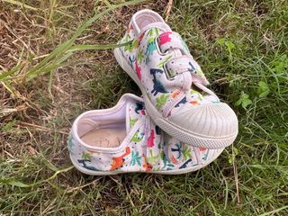 Zapatillas niños dinosaurios talla 25