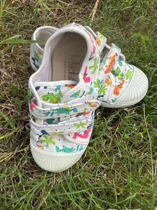 Zapatillas niños dinosaurios talla 25