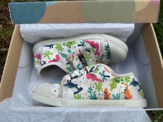 Zapatillas niños dinosaurios talla 25