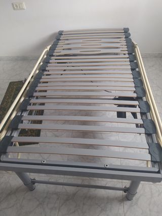 Cama articulable motorizada
