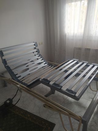 Cama articulable motorizada