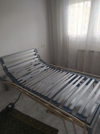 Cama articulable motorizada