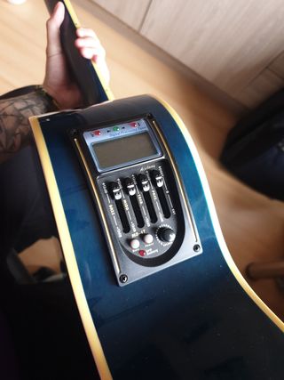 Guitarra electroacústica