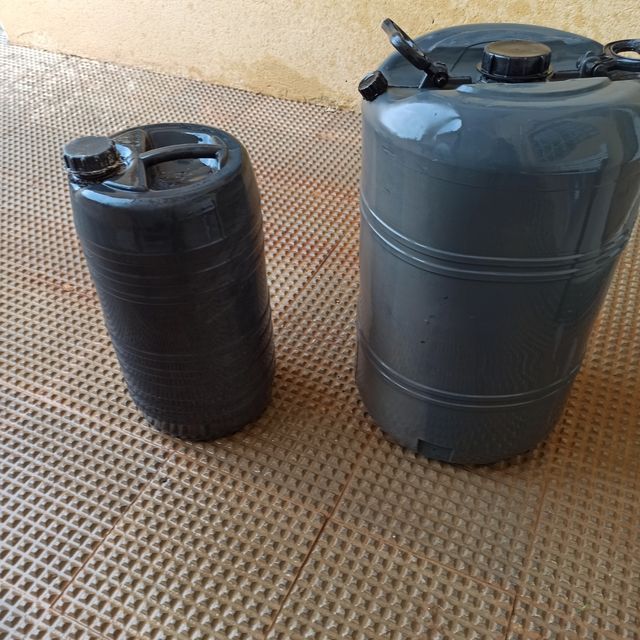 Bidones de 65L y de 25L
