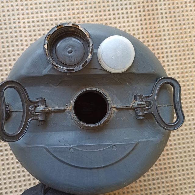 Bidones de 65L y de 25L