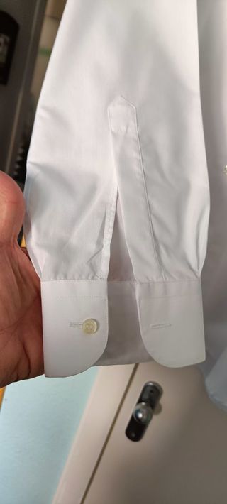 Camisa blanca de hombre