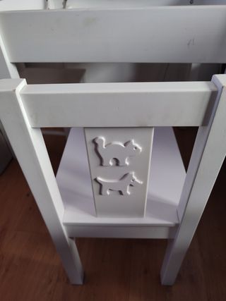 Mesa pupitre Ikea con 2 sillas
