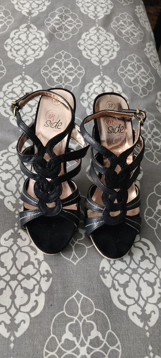 Sandalias tacón anudadas al tobillo