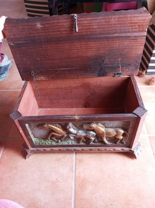 Baúl de pirata de madera