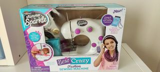 MÁQUINA COSER JUGUETE. Con su caja Original