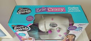 MÁQUINA COSER JUGUETE. Con su caja Original