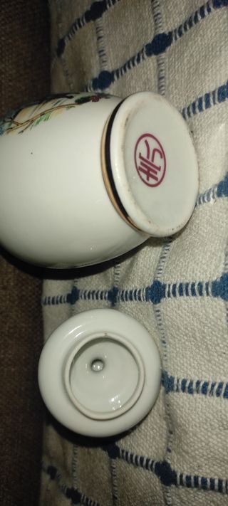 Jarrón oriental auténtico