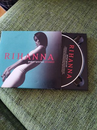 CD RIHANNA...GOOD GIRL BAD: RELOADED.